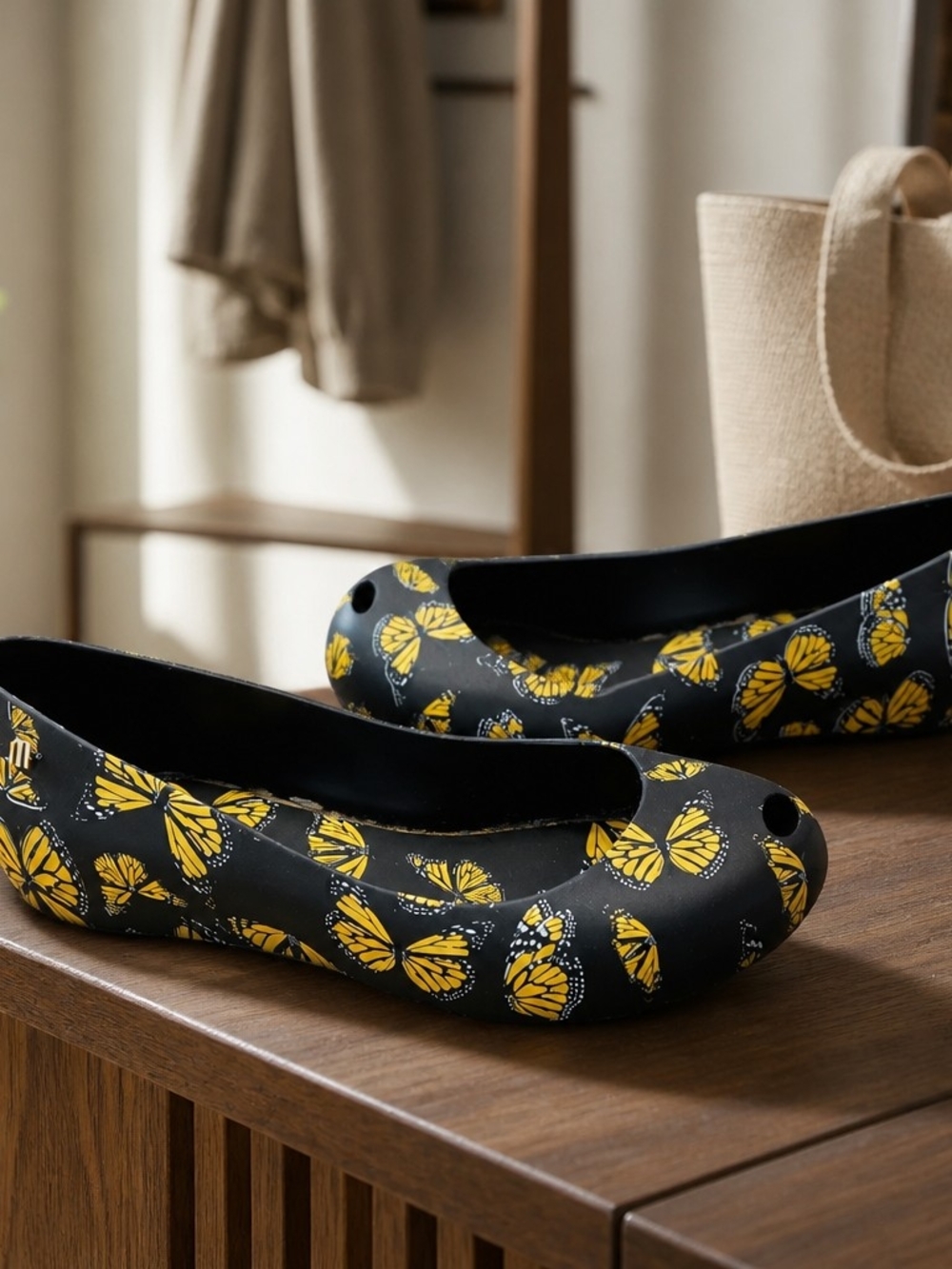 Mel Dreamed by Melissa Black Butterfly Flats Size 9